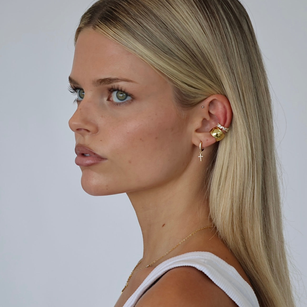Mila Chunky Ear Cuff - Gold