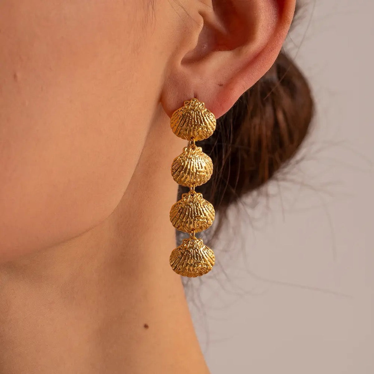 Zaya collective 18k gold shell drop earrings