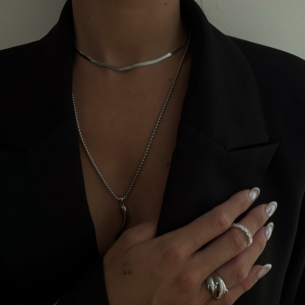 Neve Snake Chain Necklace – Silver Zay Collective
