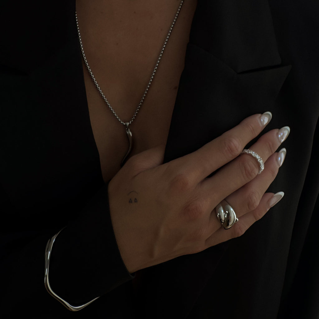 Tarni Sculpted Bracelet - Silver zaya collective