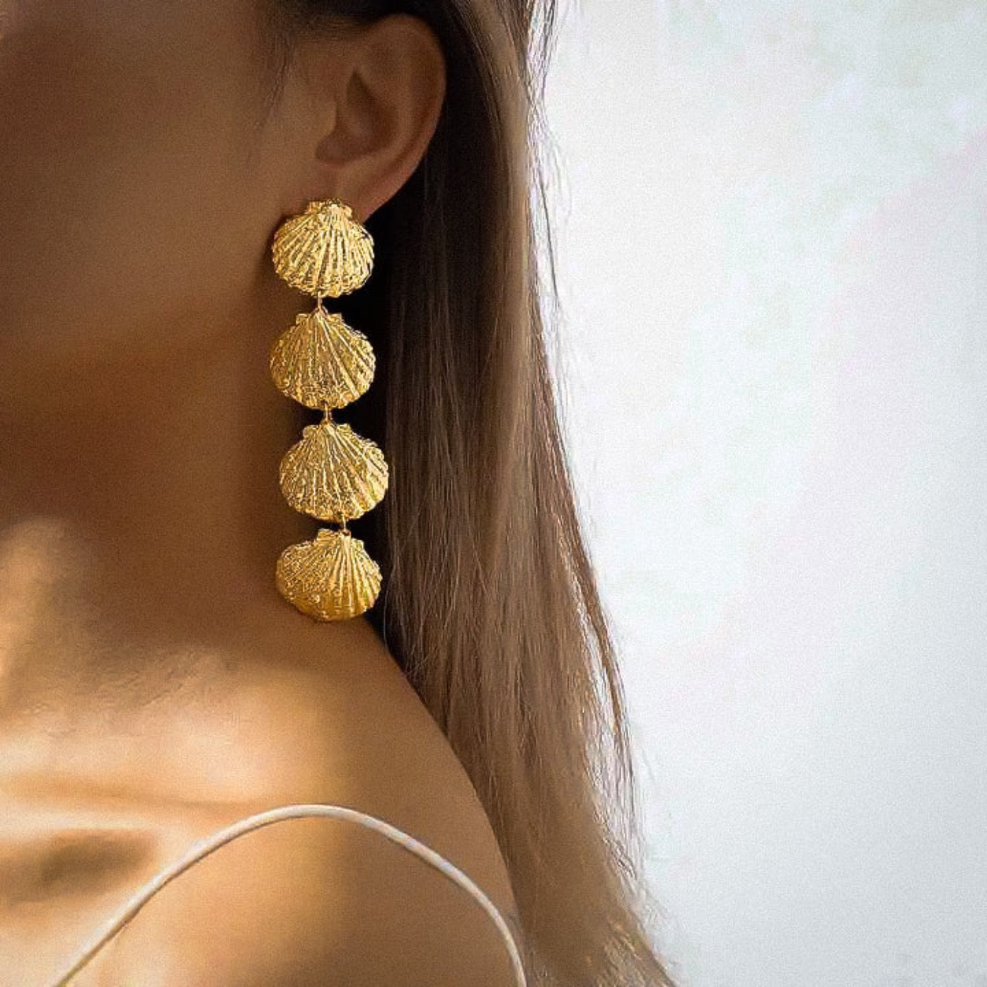 Zaya collective 18k gold shell drop earrings