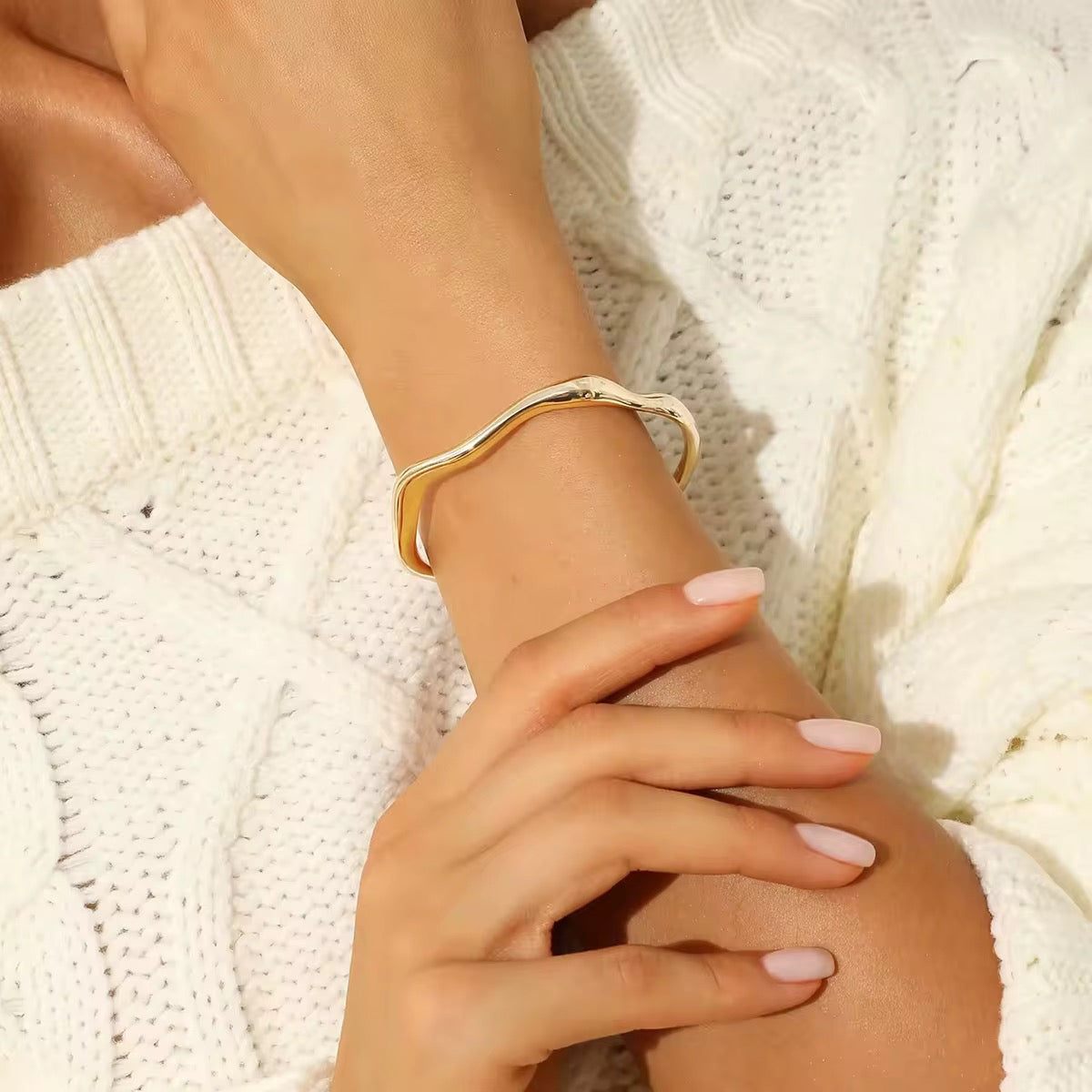 Tarni Sculpted Bracelet - Gold Zaya Collective