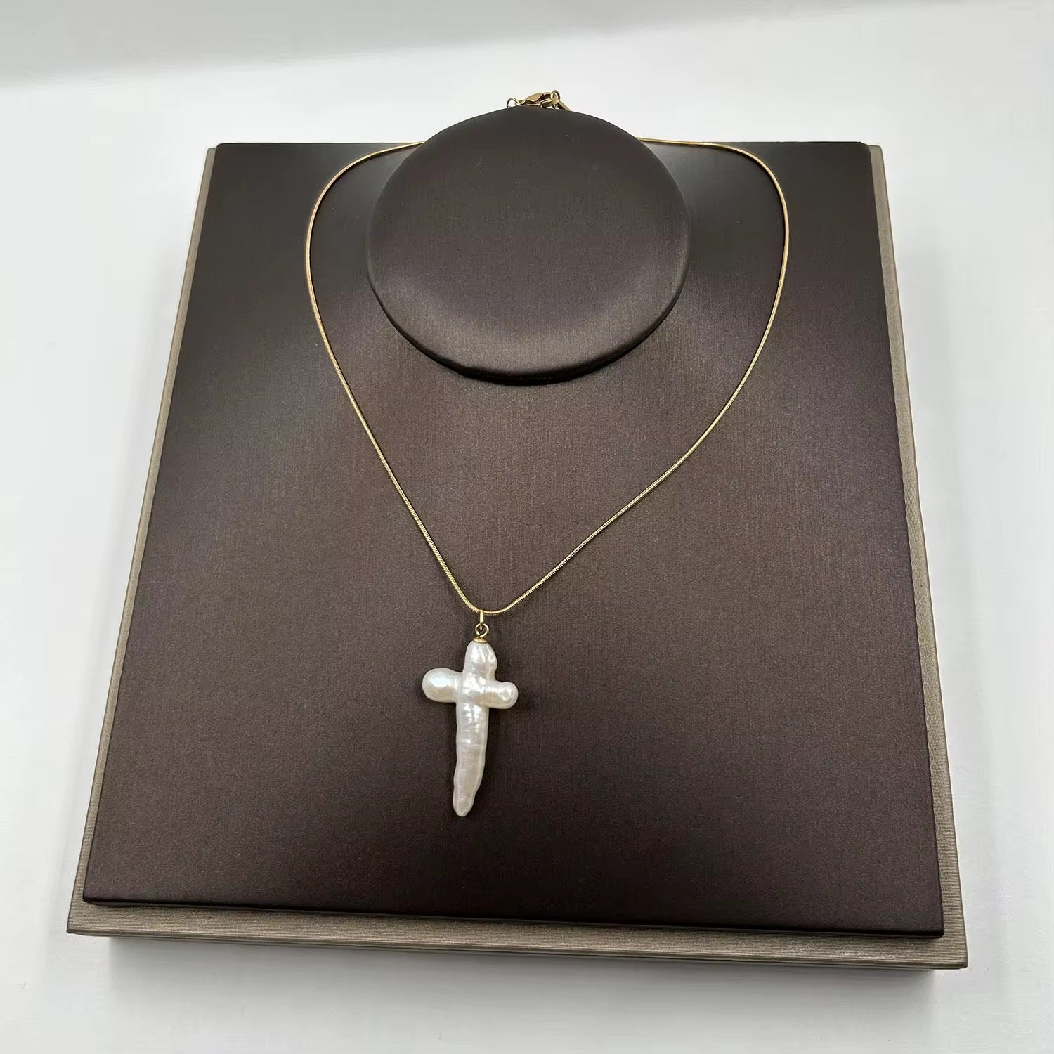 Zaya Collective: Lita Cross Baroque Pearl Gold Necklace 