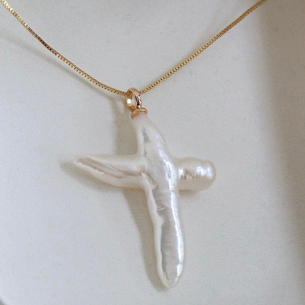 Zaya Collective: Lita Cross Baroque Pearl Gold Necklace 