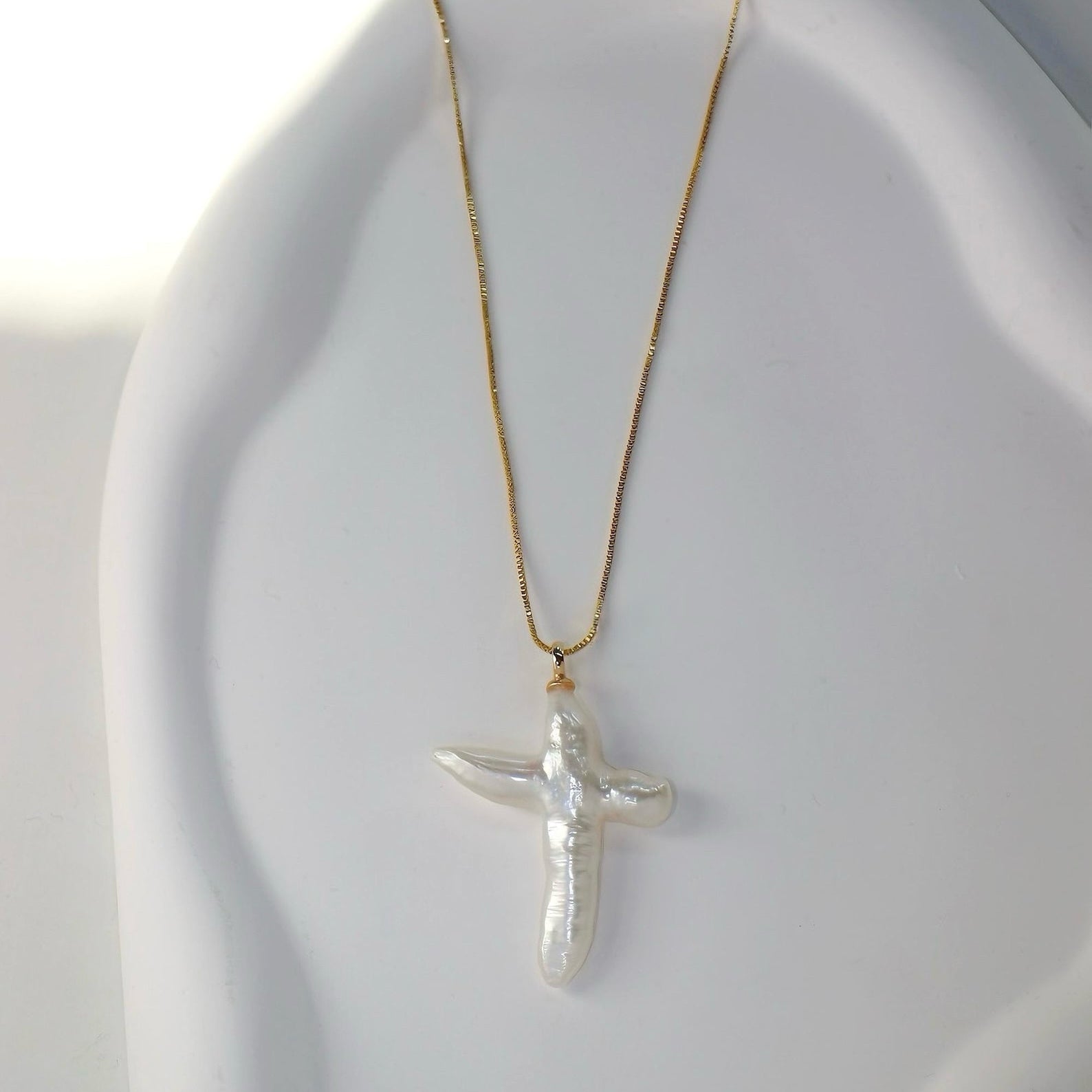 Zaya Collective: Lita Cross Baroque Pearl Gold Necklace 