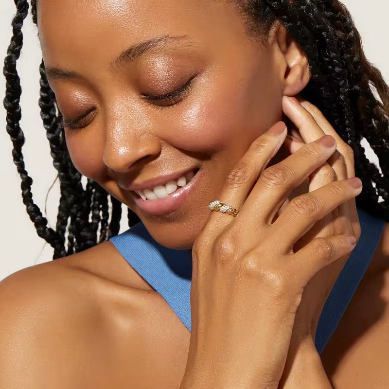 Kira Stone Ring – 18k gold plated twisted rope band with pavé-set stones, modern statement ring.
