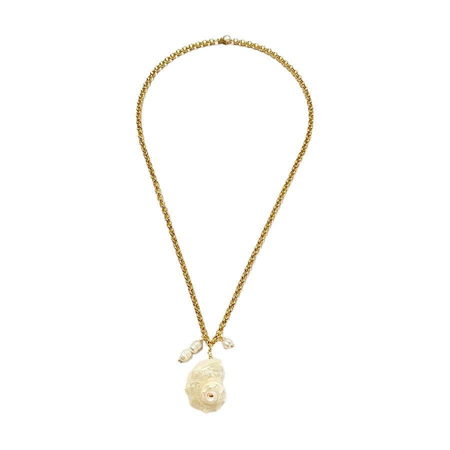 Kalia Shell Necklace – 18k gold-plated chain with hand-carved shell pendant and freshwater pearl accents, coastal luxe jewellery piece