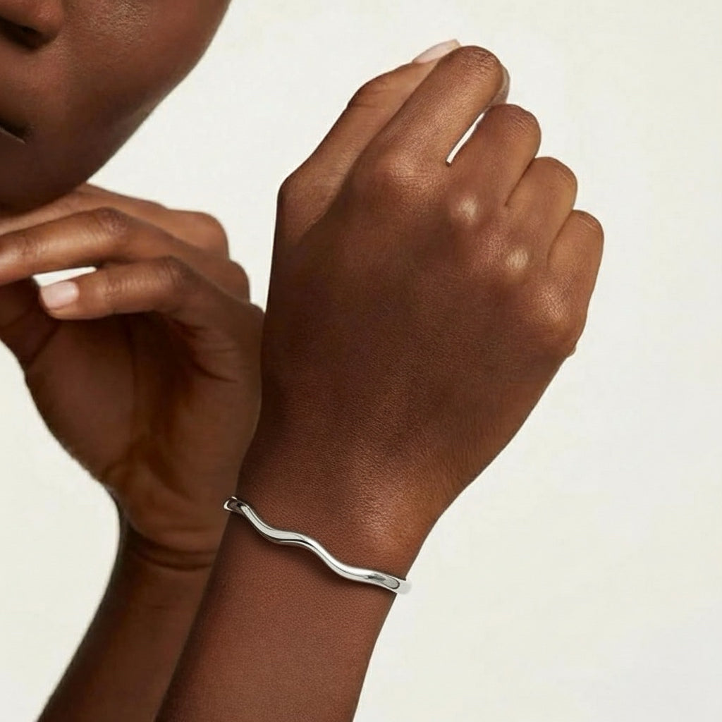 Tarni Sculpted Wave Bracelet - Silver zaya collective
